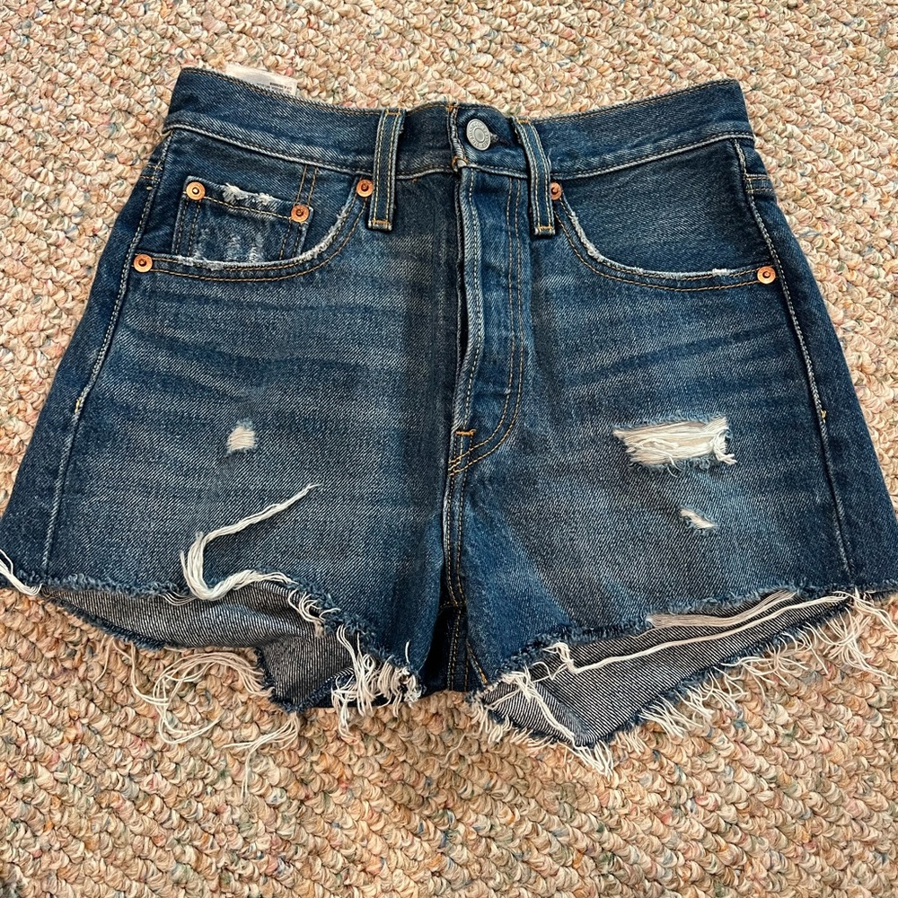LEVI’S 501 JEAN SHORTS